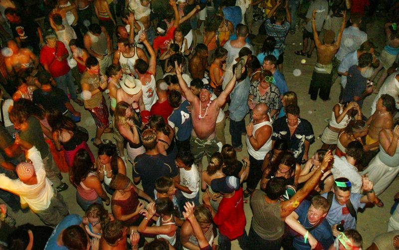 Mit diesen Tips überstehst du den Tag nach der Party