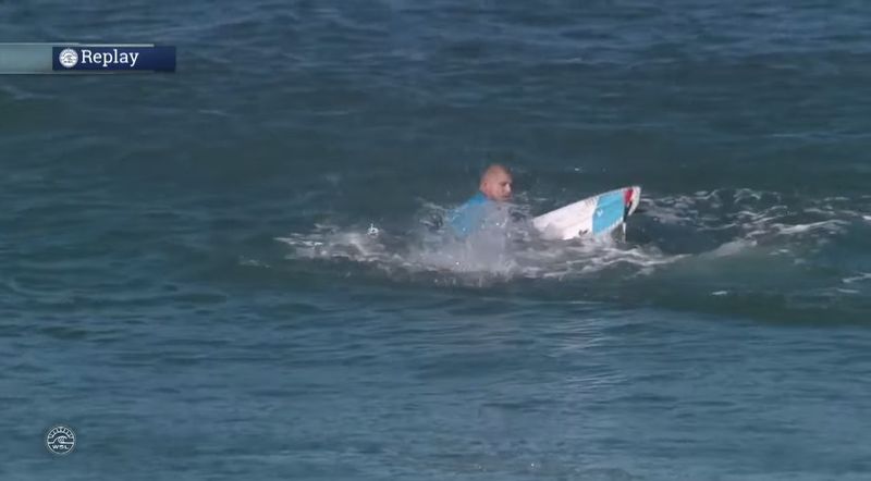 Surf-Weltmeister wird während Wettkampf von Hai angegriffen