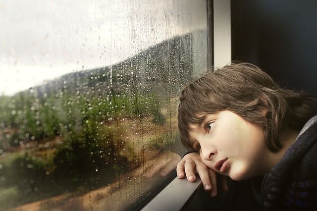 Das Leben eines Pflegekindes - die traurigen Fakten