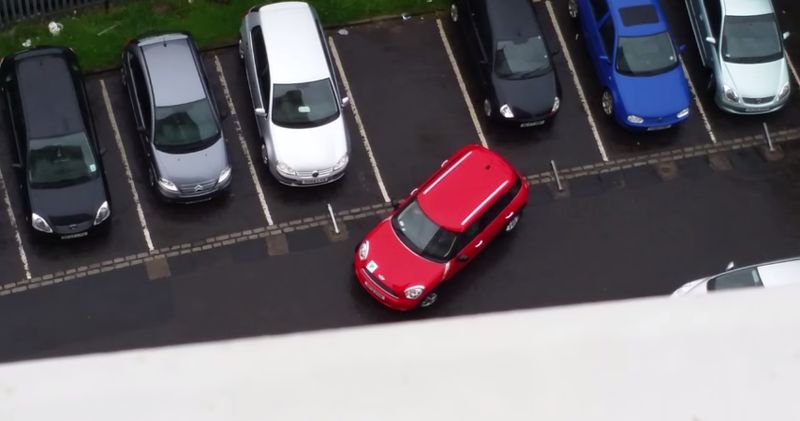 Irre: Dieser Parking Fail hört überhaupt nicht auf!