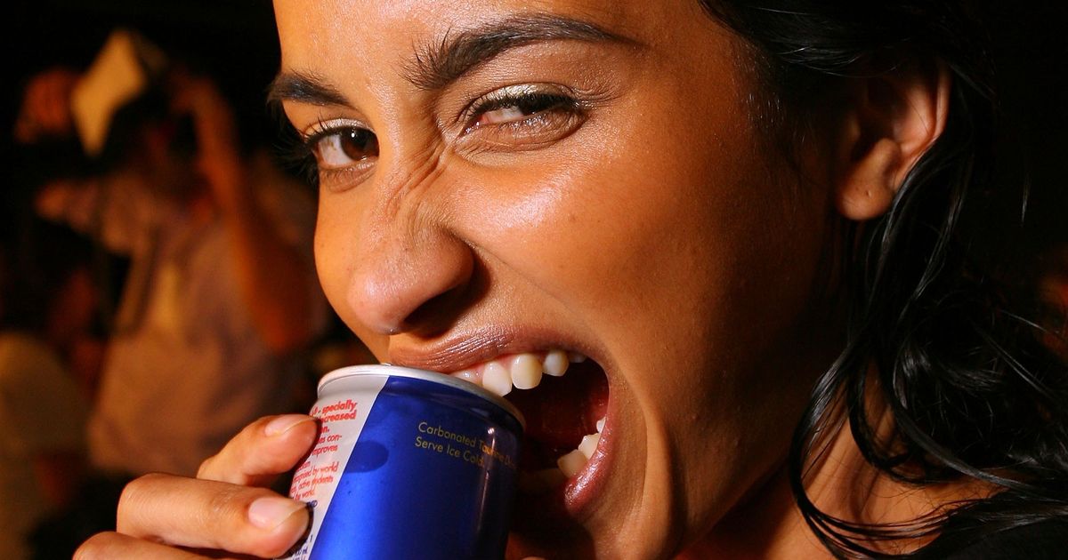 Frau trinkt 28 Dosen Red Bull am Tag!