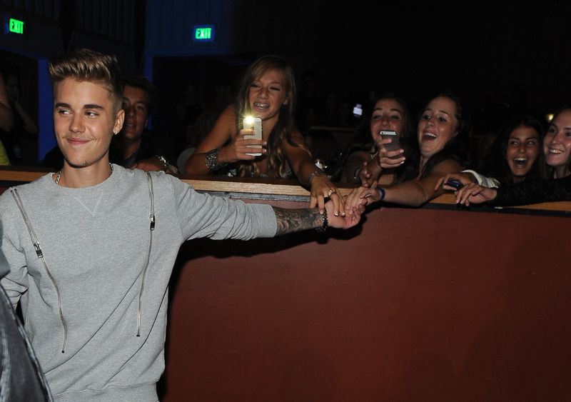 Bitterböser Scherz: Freundin stellt Nummer online und behauptet sie wäre von Justin Bieber!