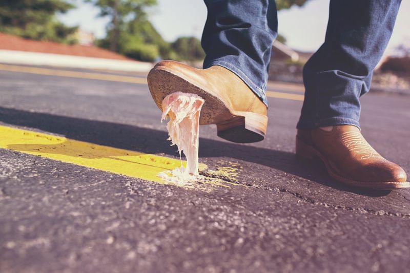 Schluckauf? Kaugummi am Schuh? Cola hilft – und nicht nur dabei!