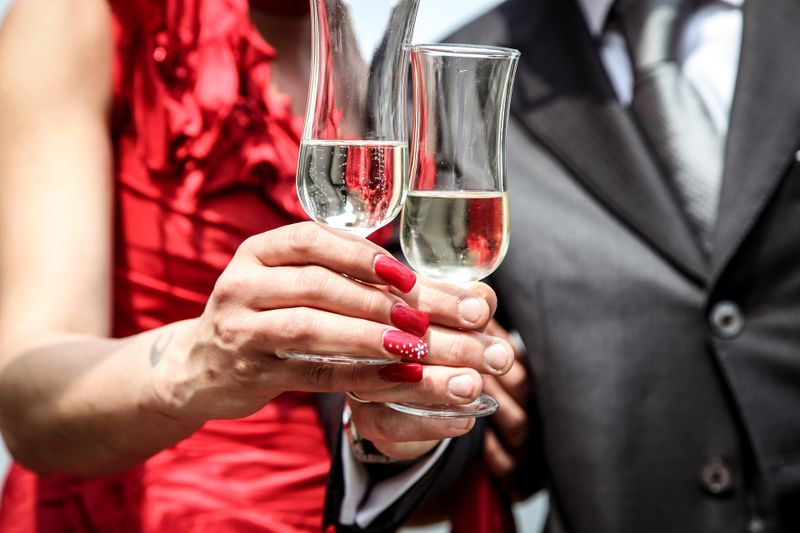 Diese 4 Dinge solltest du wissen, bevor du es an Silvester knallen lässt!