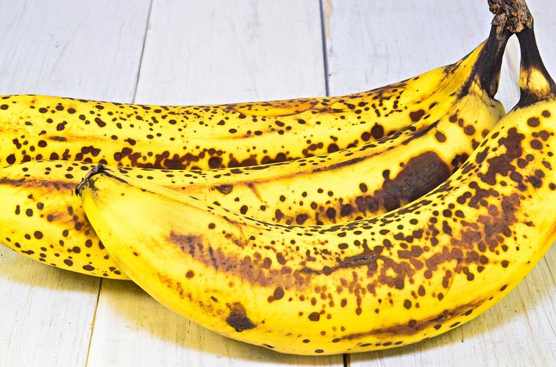 Das passiert mit deinem Körper, wenn du täglich 2 braune Bananen isst