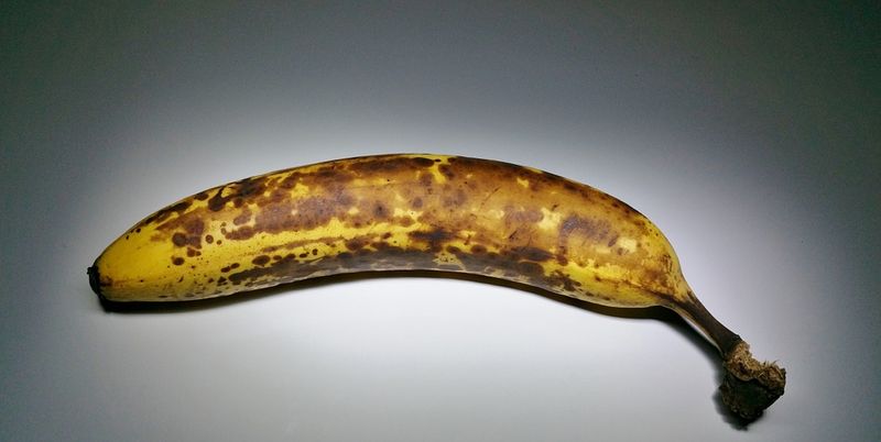 Das passiert mit deinem Körper, wenn du täglich 2 braune Bananen isst