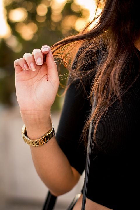 Mit diesen Tipps wachsen deine Haare schneller!