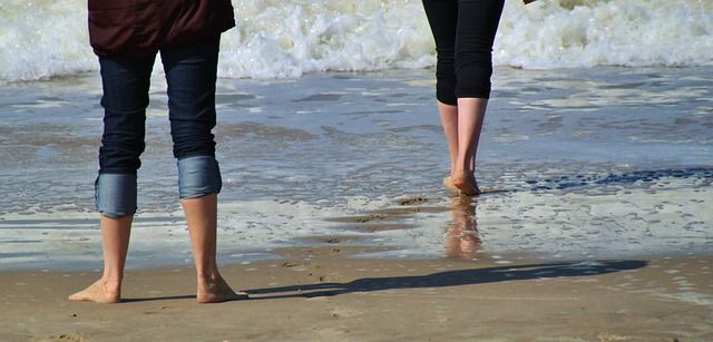 Frau muss wegen Skinny Jeans in die Notaufnahme