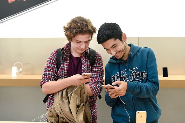10 Dinge, die du NUR kennst, wenn du in einer Whatsapp-Gruppe bist