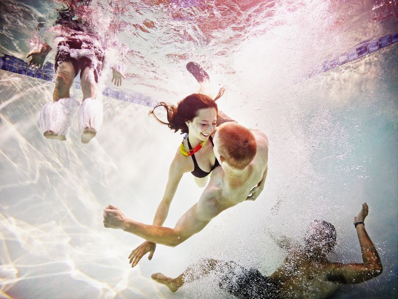 Schwimmen Mit Tampon Saugt Sich Voll